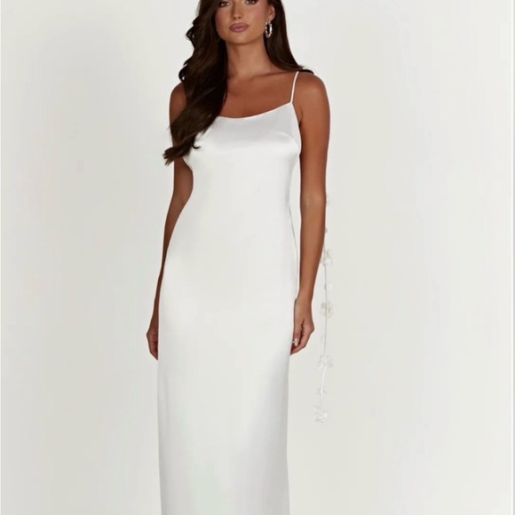 Meshki Elenora Ivory Backless Dress with Floral Accents - Picture 3 of 5